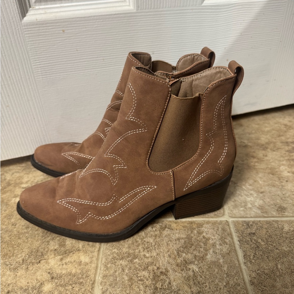Serra Tan Ankle Boots with White Stitching